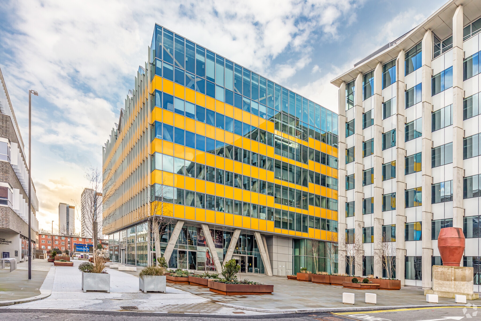 1 Nicholas Rd, London for lease Primary Photo- Image 1 of 13