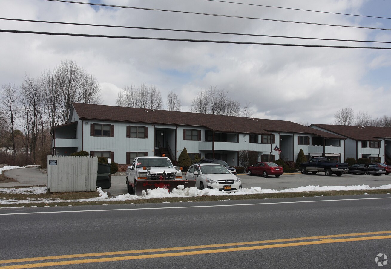 160 West Rd, Pleasant Valley, NY 12569