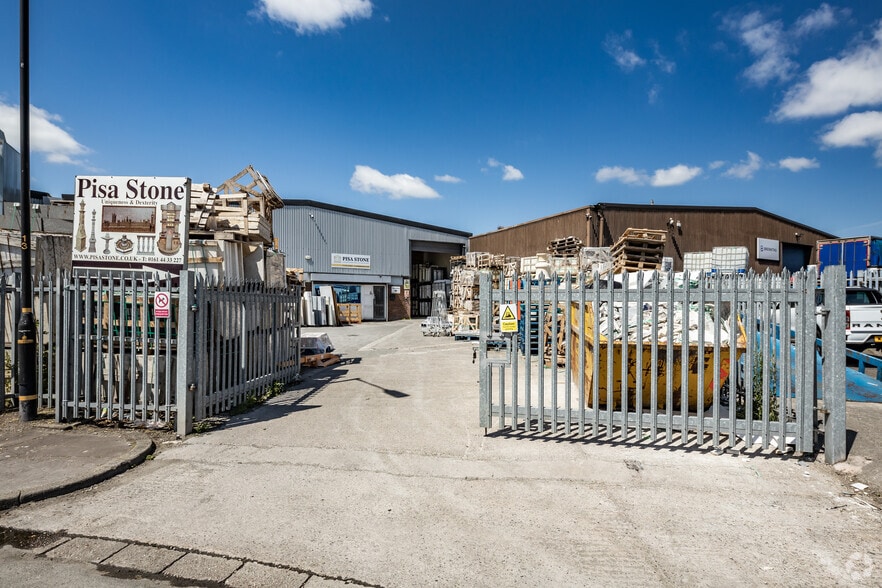 Severnside Trading Estate, Textilose Rd, Manchester for lease - Building Photo - Image 2 of 15