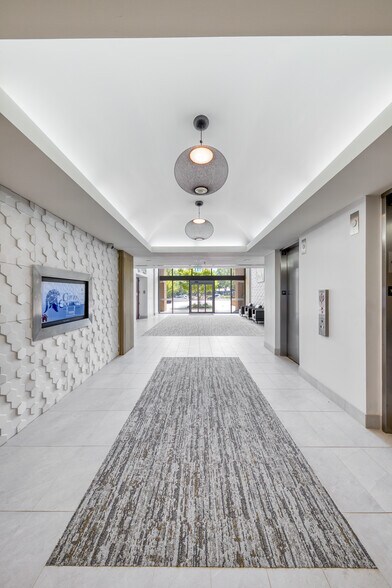 3675 Crestwood Pkwy NW, Duluth, GA for lease - Lobby - Image 2 of 10