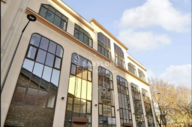 Office in Asnières-sur-Seine for lease Primary Photo- Image 1 of 2