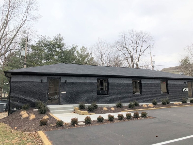 6555 Carrollton Ave, Indianapolis, IN for lease - Building Photo - Image 1 of 6