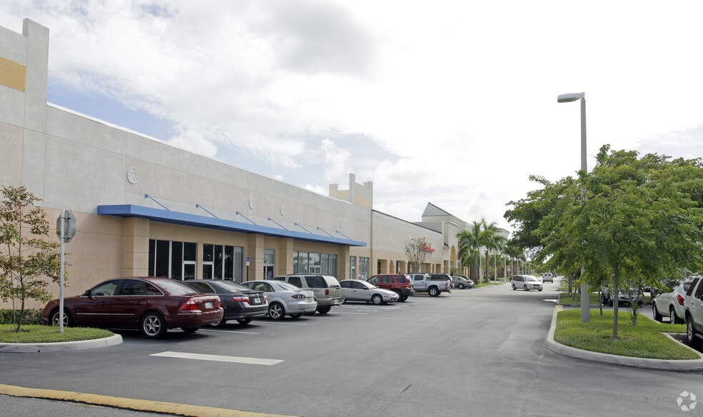 926 S Military Trl, West Palm Beach, FL for lease - Building Photo - Image 3 of 8