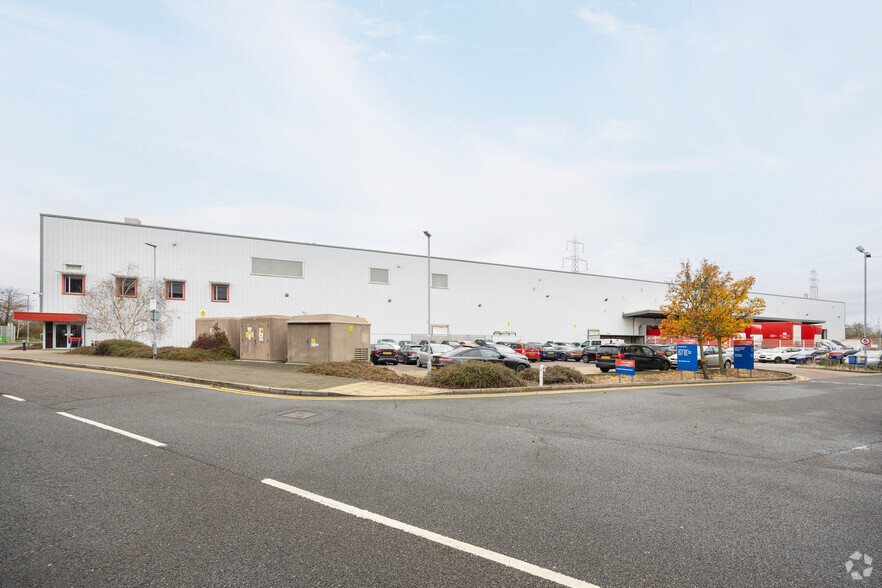 Hornet Way, London for lease - Building Photo - Image 2 of 2