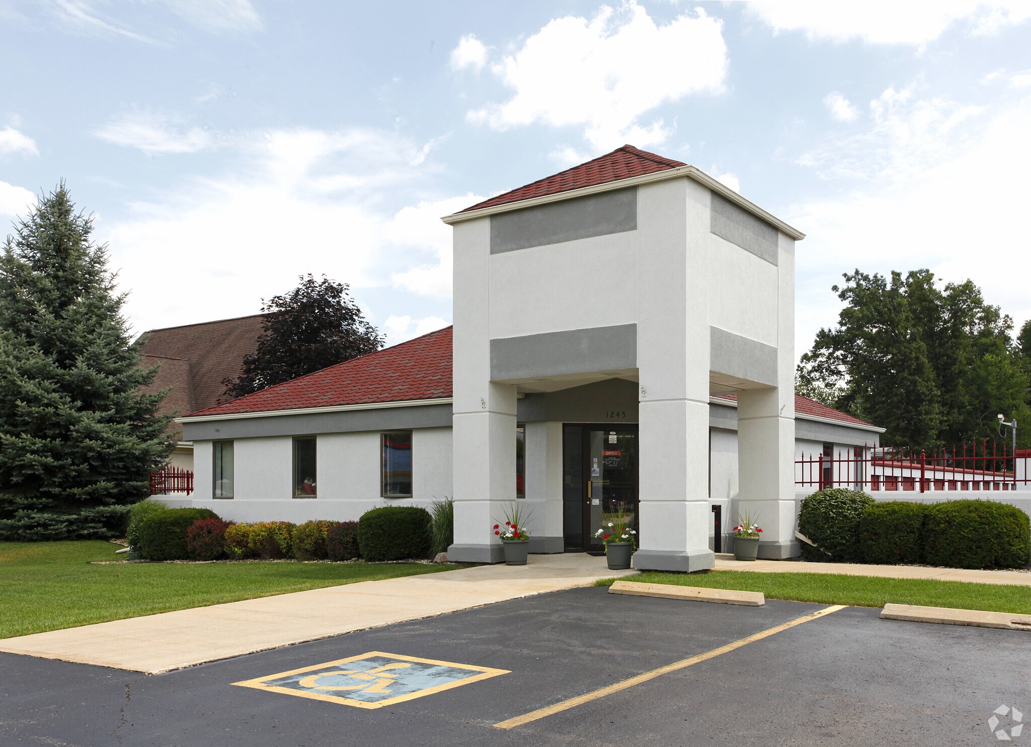 1245 E McDevitt Ave, Jackson, MI for sale Primary Photo- Image 1 of 1