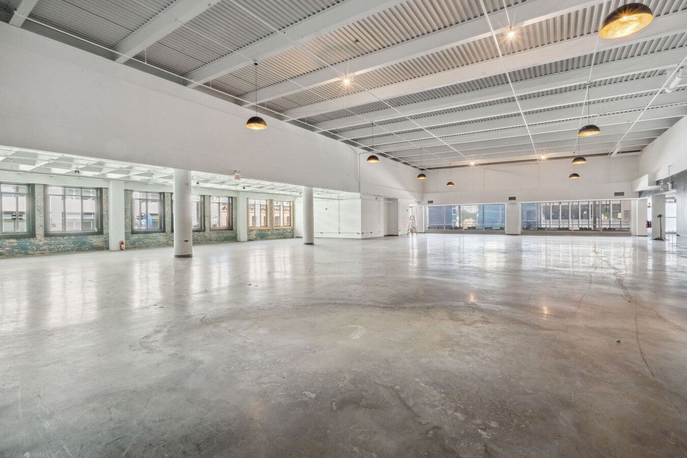 360 N State St, Chicago, IL 60654 - Unit 4th Floor -  - Interior Photo - Image 1 of 6