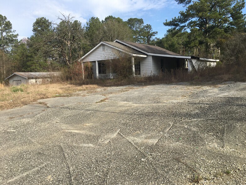 4063 Macland Rd, Hiram, GA 30141