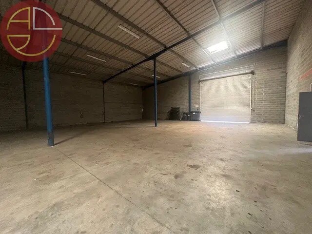 Location Entrepôt 505 m² - Photo 1