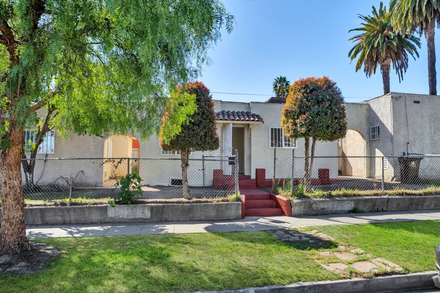 916 W 88th St, Los Angeles, CA for sale - Primary Photo - Image 1 of 17