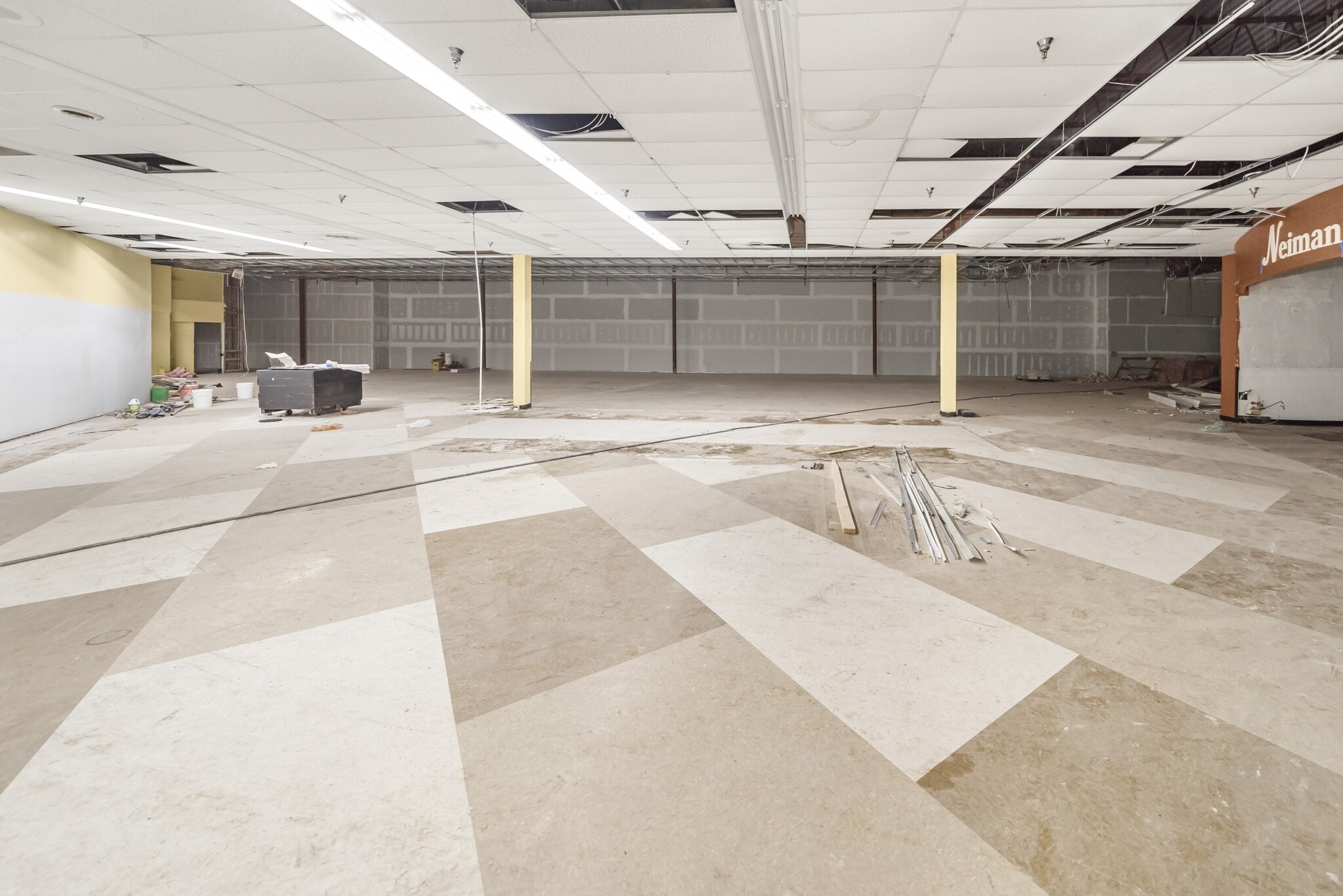 2205 US Highway 23 S, Alpena, MI for lease Interior Photo- Image 1 of 12