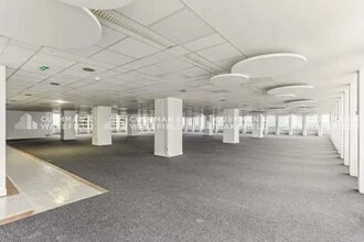 100-101 Terrasse Boieldieu, Puteaux for lease Interior Photo- Image 1 of 3