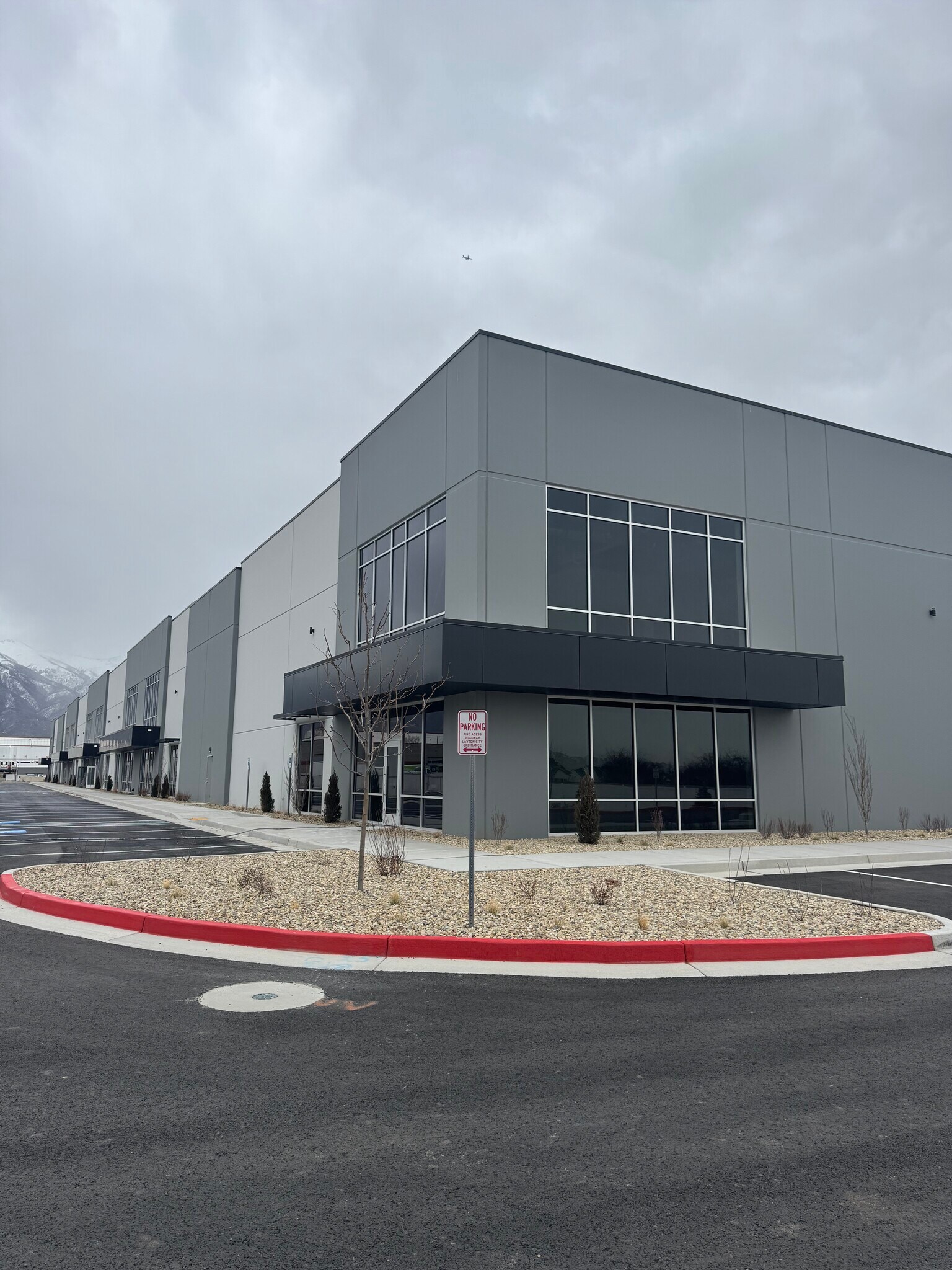 235 Sugar St, Layton, UT for lease Building Photo- Image 1 of 13
