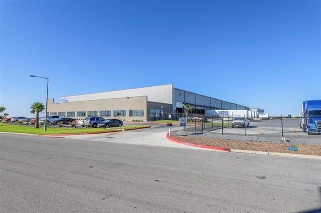 13620 Evolution Loop, Laredo, TX for sale - Primary Photo - Image 1 of 1