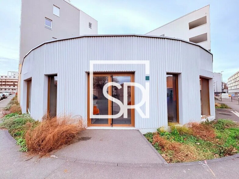 Office in Clermont-Ferrand for lease - Building Photo - Image 1 of 10