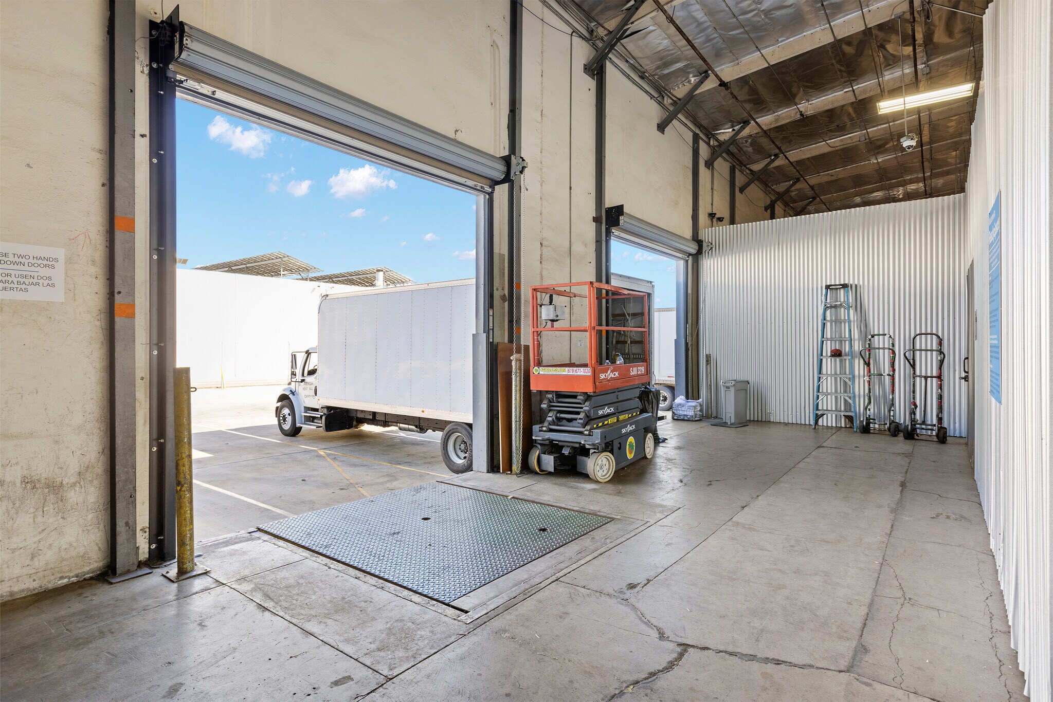 21350 Lassen St, Chatsworth, CA 91311 ReadySpaces Northridge