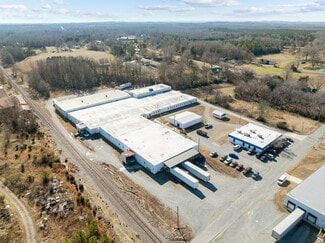 More details for 206 E Frazier Ave, Liberty, NC - Office, Industrial for Lease