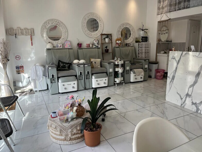 Flex in Saint-Maur-des-Fossés for lease - Interior Photo - Image 2 of 3