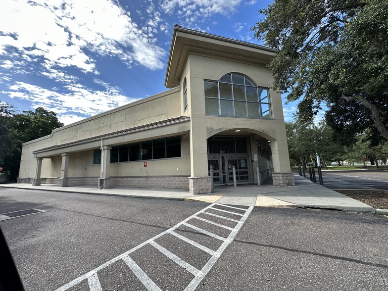 3917 N Nebraska Ave, Tampa, FL for lease - Building Photo - Image 1 of 17