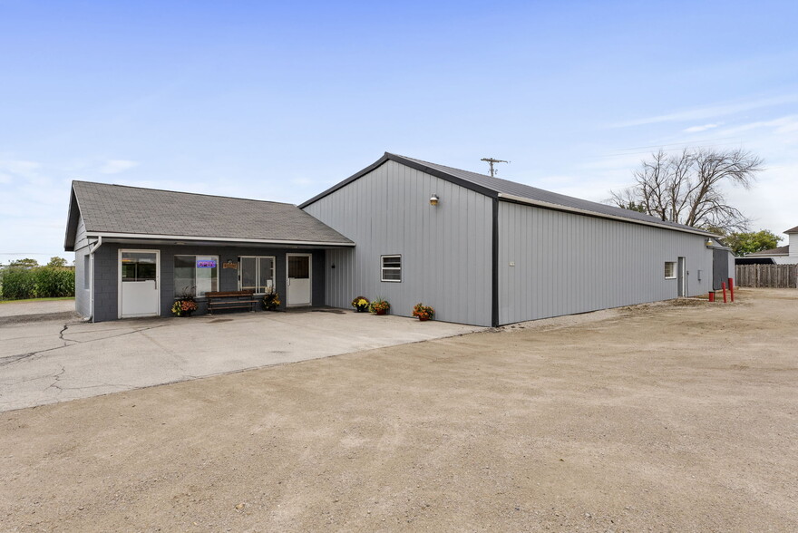 3787 N New Franken Rd, New Franken, WI for sale - Building Photo - Image 2 of 14