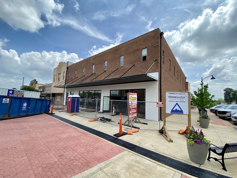 201 E Commerce St, Jacksonville, TX for lease - Building Photo - Image 2 of 12