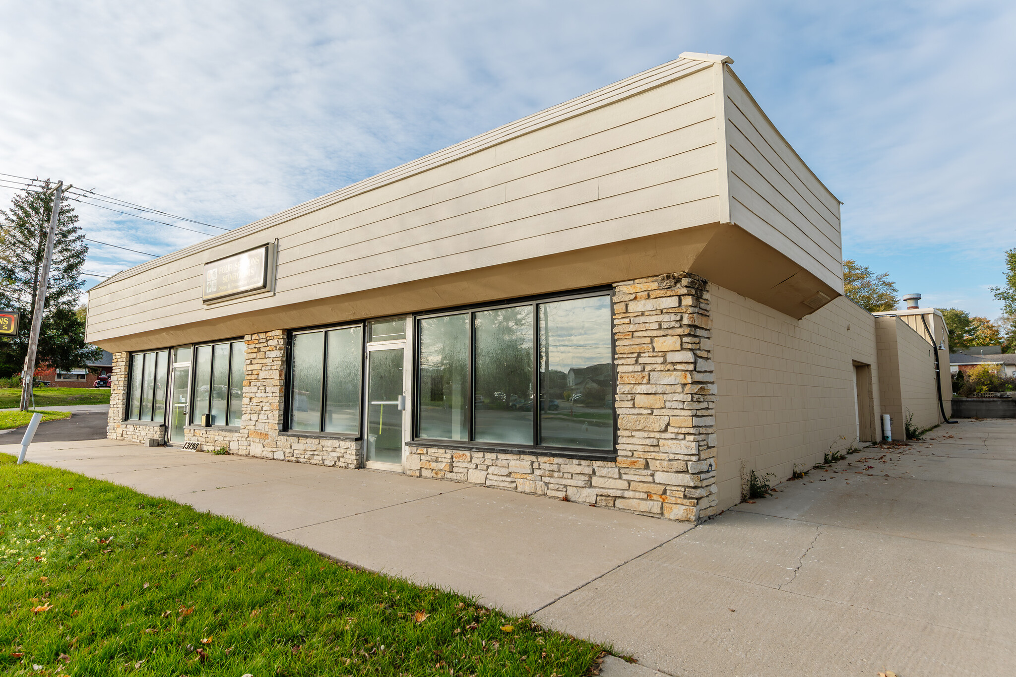 13198 W National Ave, New Berlin, WI for sale Building Photo- Image 1 of 39