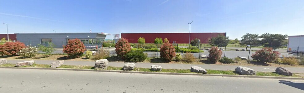 Office in Lauwin-Planque for lease - Building Photo - Image 3 of 3