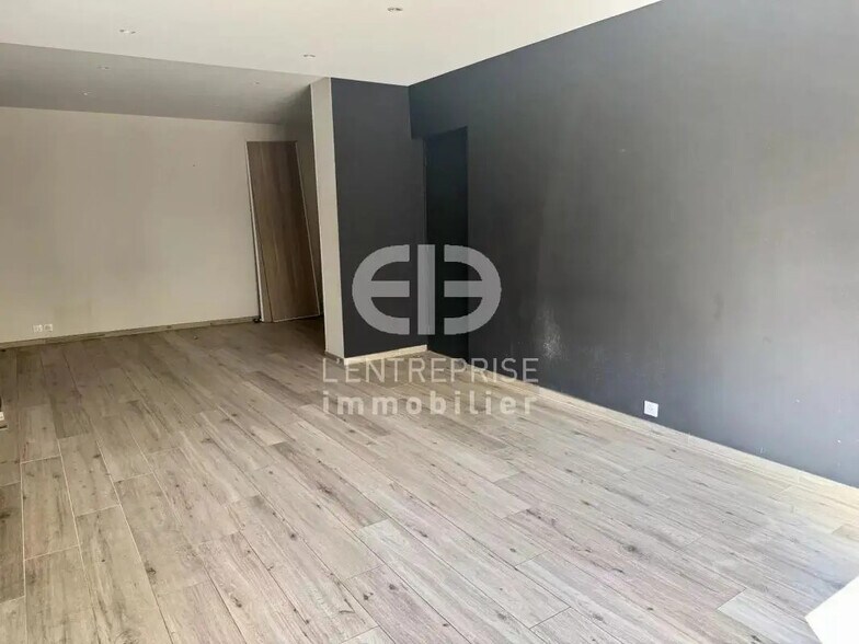 Office in Nice for lease - Interior Photo - Image 2 of 6