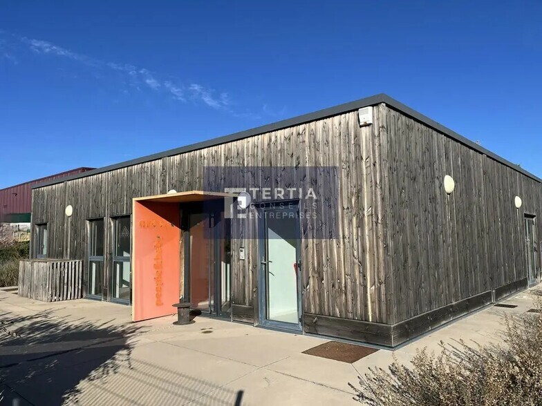 Office in Vendargues for sale - Building Photo - Image 3 of 11