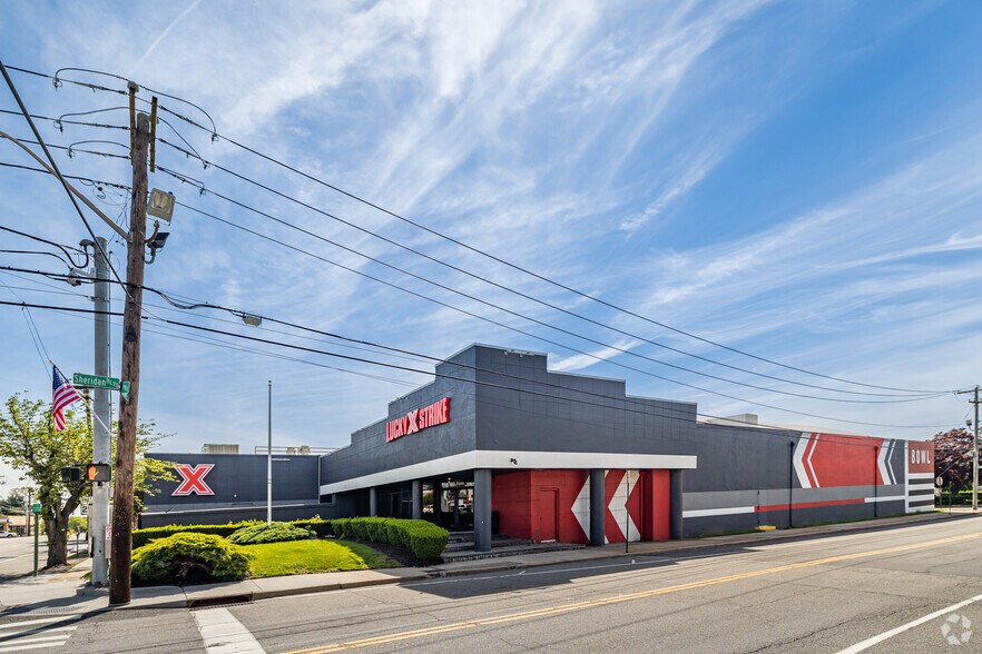 199 E Jericho Tpke, Mineola, NY for sale - Primary Photo - Image 1 of 1