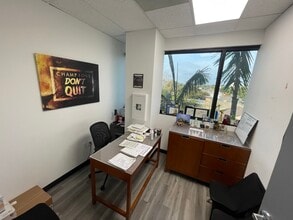 901 W Civic Center Dr, Santa Ana, CA for lease Building Photo- Image 2 of 11