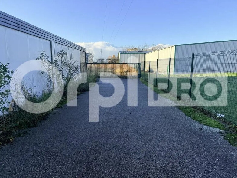 Land in Port-Jérôme-sur-Seine for sale - Building Photo - Image 2 of 8