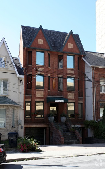 54 St Patrick St, Toronto, ON for sale - Primary Photo - Image 1 of 2