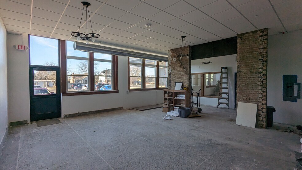 200 Dayton St, Mayville, WI for lease - Interior Photo - Image 2 of 4