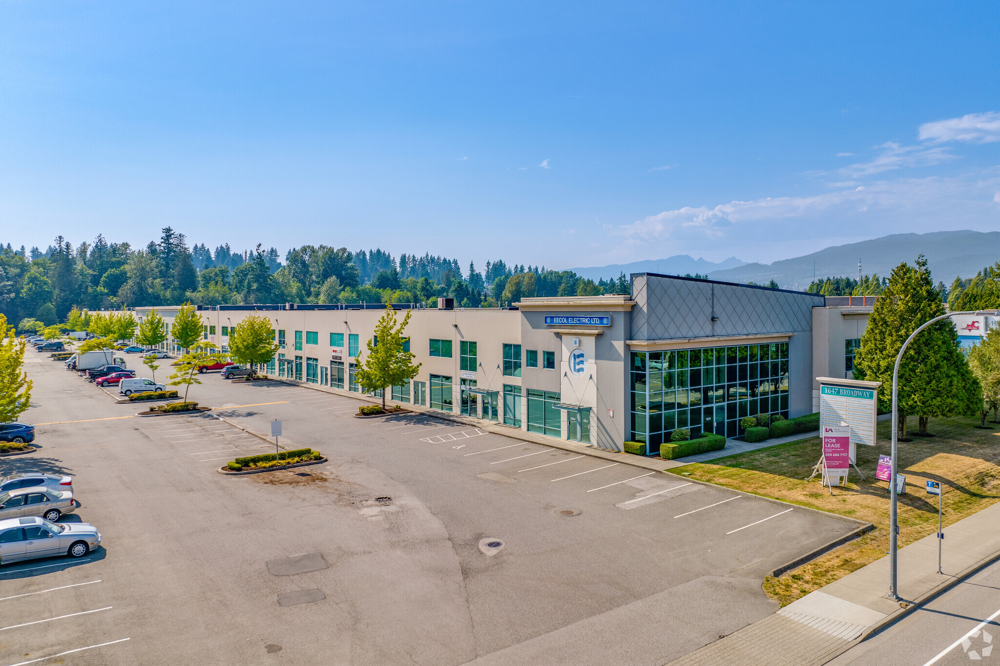 1647 Broadway St, Port Coquitlam, BC for lease Building Photo- Image 1 of 6