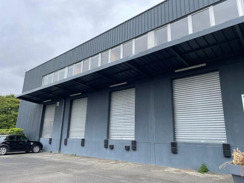 Industrial in Palaiseau for lease - Building Photo - Image 2 of 13