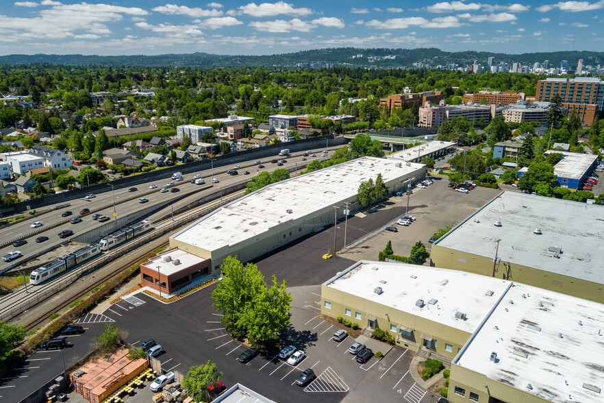 920 NE 58th St, Portland, OR for lease - Building Photo - Image 3 of 18