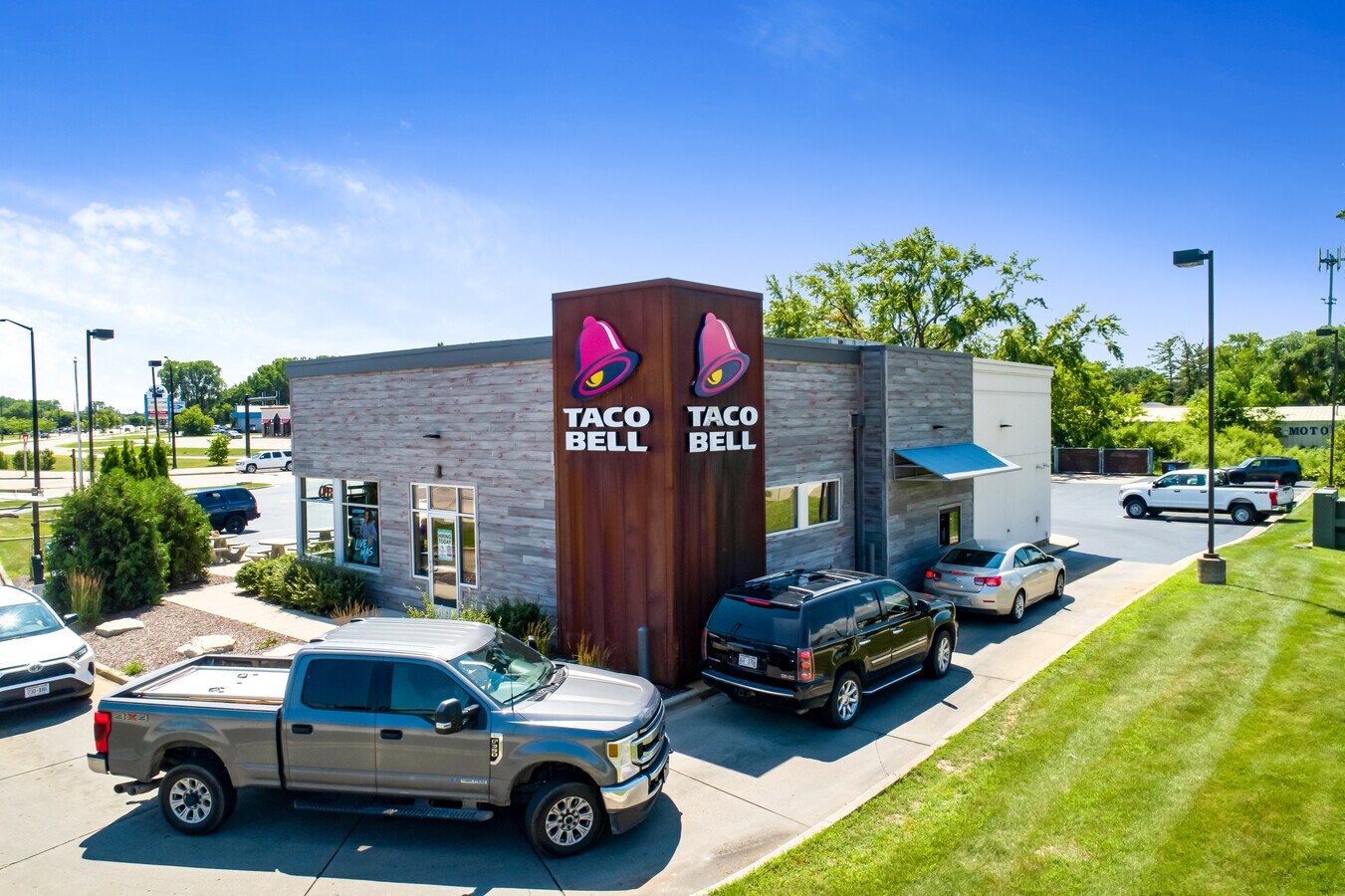 1897 Velp Ave, Green Bay, WI 54303