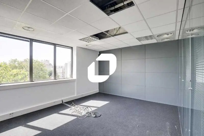 109 Avenue Aristide Briand, Montrouge for lease Interior Photo- Image 1 of 7