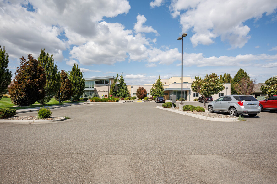 6802 W Rio Grande Ave, Kennewick, WA for lease - Building Photo - Image 2 of 7