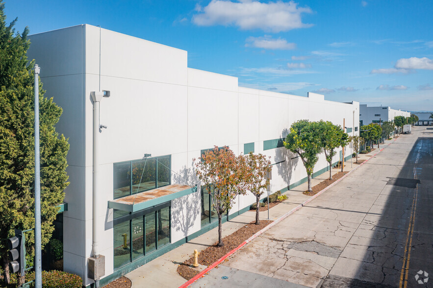 5709 E 61st St, Commerce, CA for lease - Building Photo - Image 3 of 9