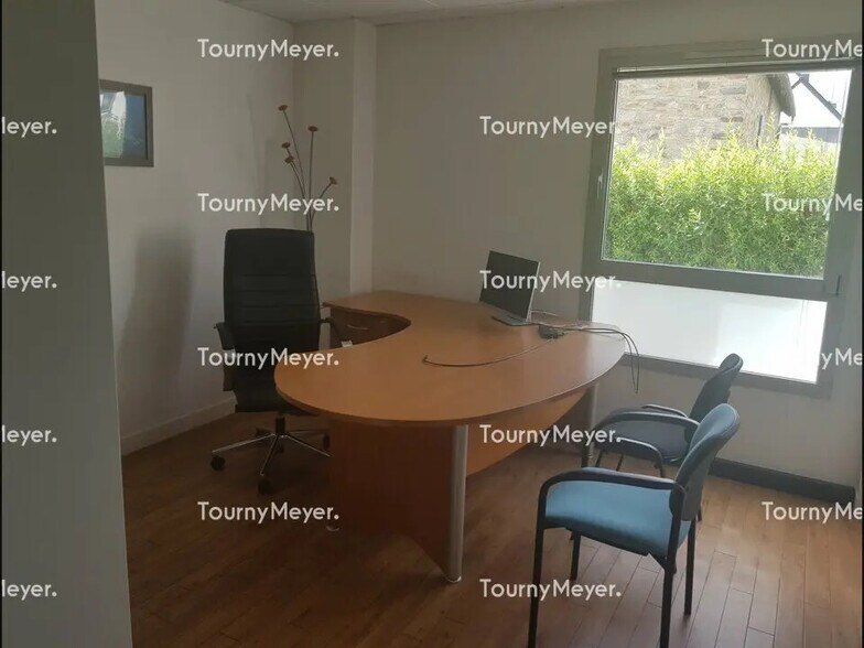 Office in Betton for lease - Interior Photo - Image 3 of 4