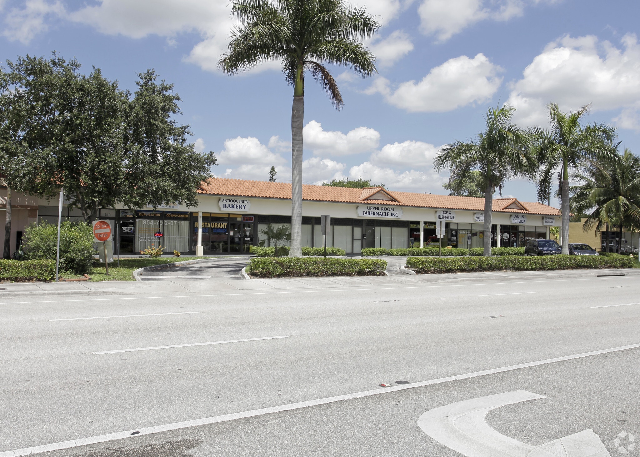 301-319 S State Road 7, Plantation, FL for lease Primary Photo- Image 1 of 13