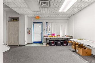 3020 Oakwood Blvd, Melvindale, MI for sale Interior Photo- Image 2 of 10