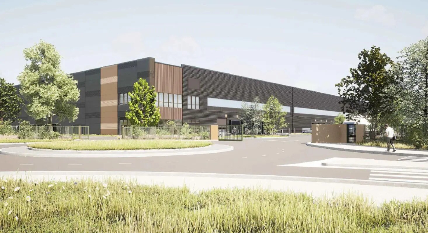 Flex in Persan for lease Building Photo- Image 1 of 8