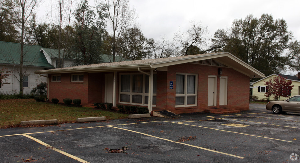 407 N Main St, Fountain Inn, SC for sale - Primary Photo - Image 1 of 1