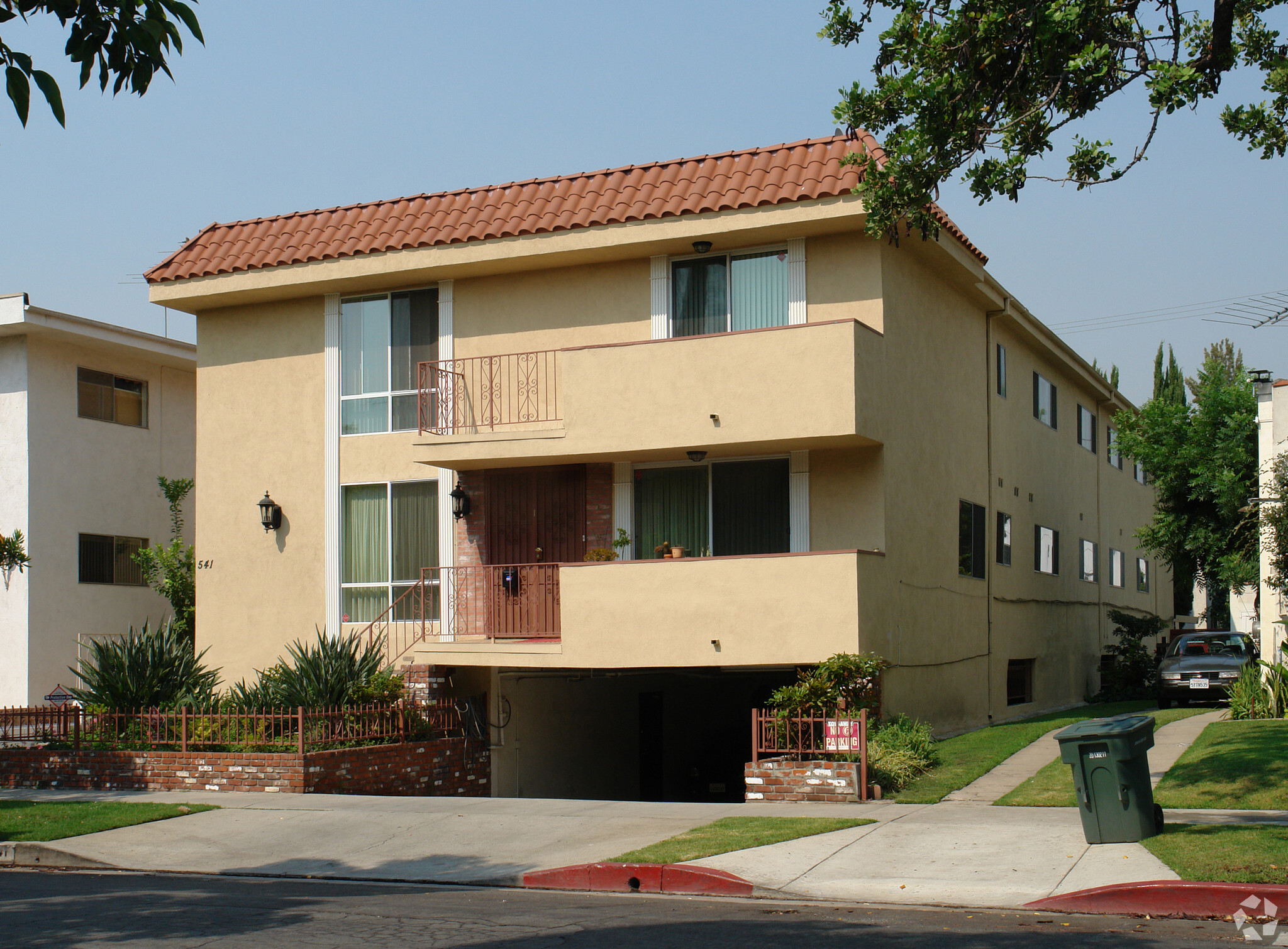 541 N Orlando Ave, Los Angeles, CA for sale Primary Photo- Image 1 of 1