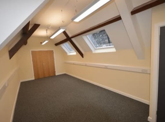 27 High St, Cowbridge for lease Interior Photo- Image 1 of 3