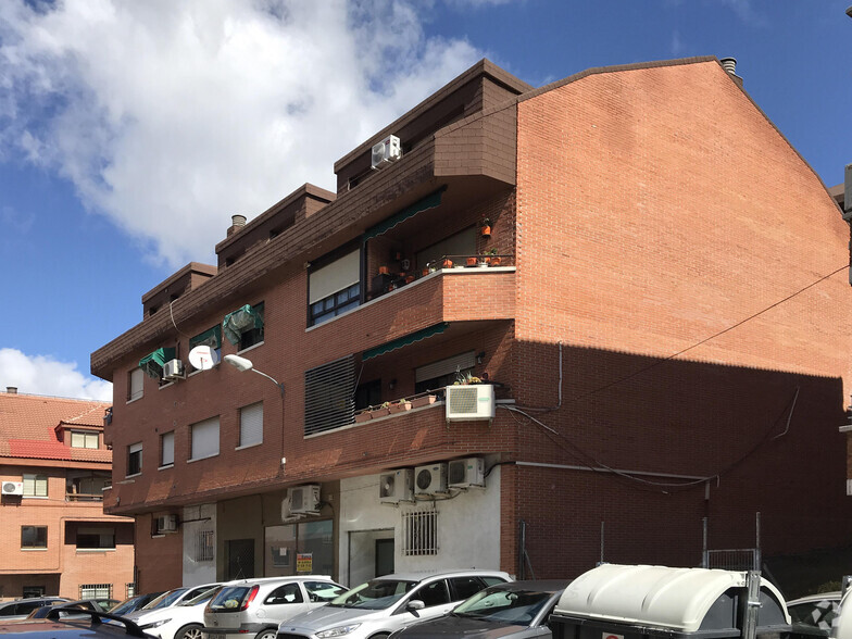 Retail in Las Rozas de Madrid, MAD for lease - Primary Photo - Image 1 of 2