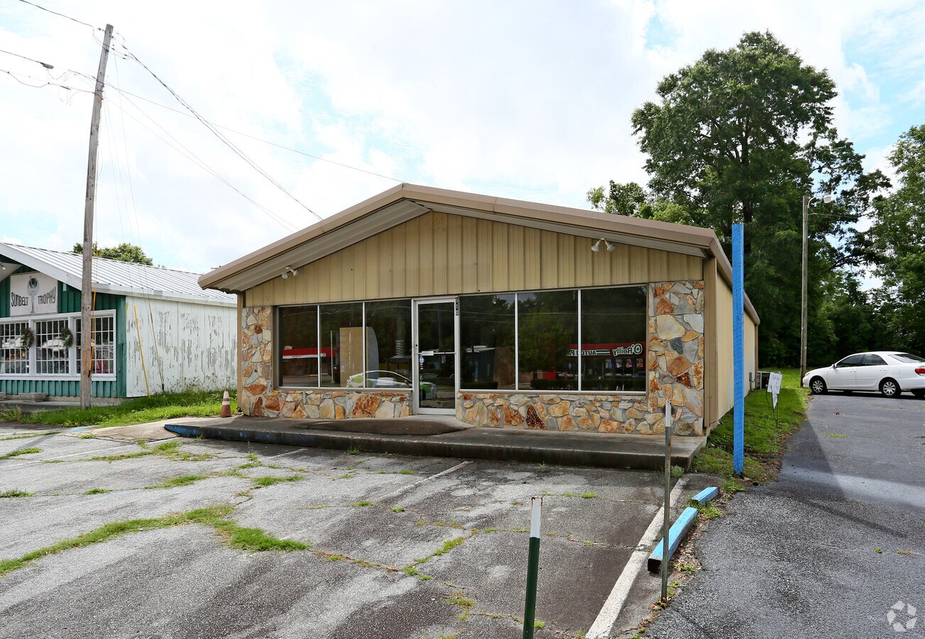 910 E Jackson St, Thomasville, GA 31792