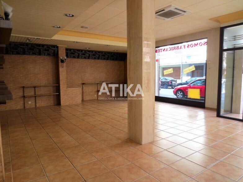 Retail in Ontinyent for lease - Building Photo - Image 2 of 8